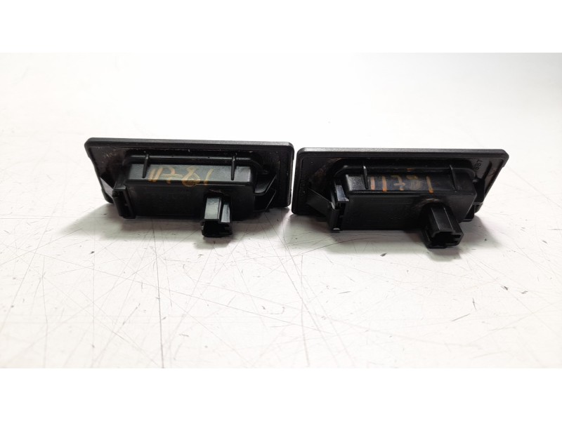 Recambio de piloto matricula para seat ateca (khp) fr referencia OEM IAM 5NA943021  VG0564350