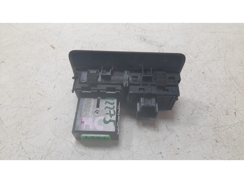 Recambio de mando multifuncion para land rover discovery sport (l550) 2.0 d 4x4 referencia OEM IAM GK7211654DA  