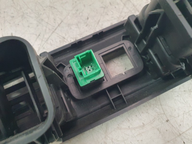 Recambio de aireador central para opel combo furgoneta/monovolumen (k9) 1.5 d referencia OEM IAM 98165649DX  