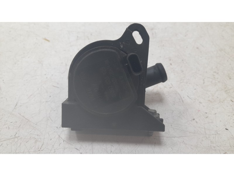 Recambio de bomba agua para land rover discovery sport (l550) 2.0 d 4x4 referencia OEM IAM DX23180474AC 039202342B 