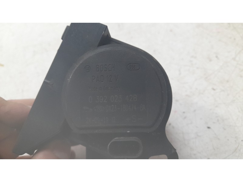 Recambio de bomba agua para land rover discovery sport (l550) 2.0 d 4x4 referencia OEM IAM DX23180474AC 039202342B 