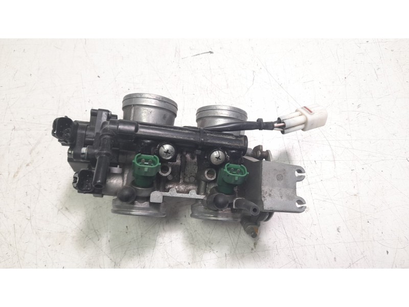 Recambio de cuerpo de inyeccion para kawasaki z 300 referencia OEM IAM 161630845  