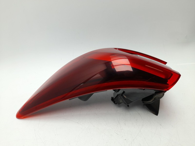 Recambio de piloto trasero derecho para ford kuga iii referencia OEM IAM PV4B13404AE  