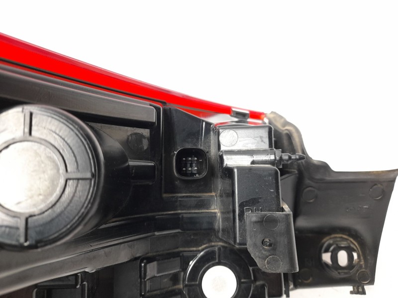 Recambio de piloto trasero derecho para ford kuga iii referencia OEM IAM PV4B13404AE  