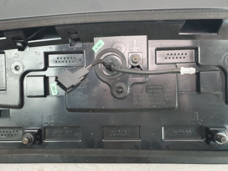 Recambio de aleron trasero para opel crossland x / crossland (p17, p2qo) 1.2 (75) referencia OEM IAM   