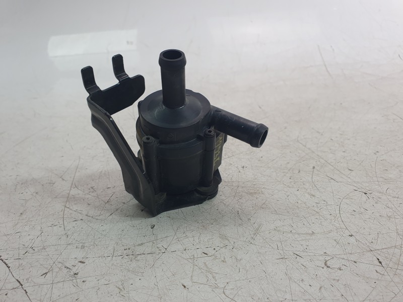 Recambio de bomba agua para ford ecosport 1.0 ecoboost referencia OEM IAM GN118K577AA  