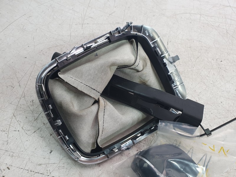 Recambio de pomo palanca cambio para renault megane iv hatchback (b9a/m/n_) 1.5 blue dci 115 (b9a6) referencia OEM IAM 969131129