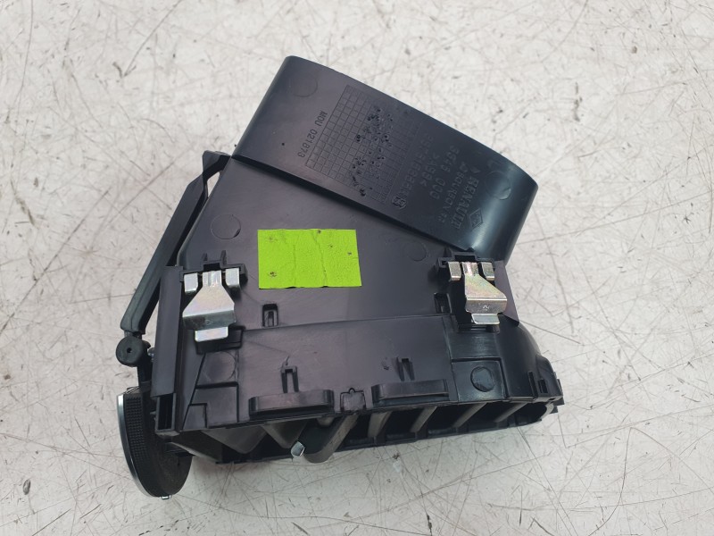 Recambio de aireador central izquierdo para renault megane iv hatchback (b9a/m/n_) 1.5 blue dci 115 (b9a6) referencia OEM IAM 68