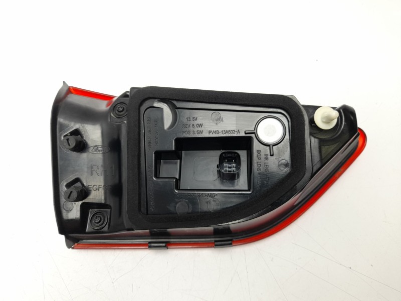 Recambio de piloto trasero derecho interior para ford kuga iii referencia OEM IAM PV4B13A602AD  