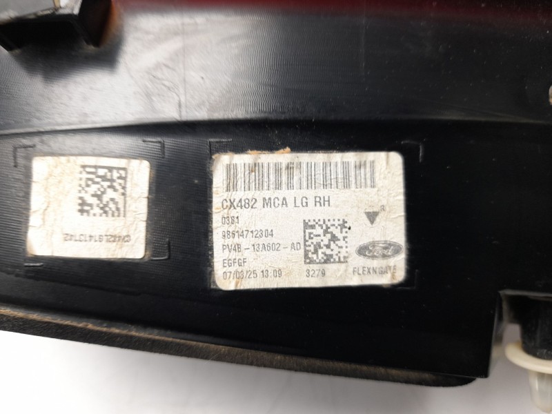 Recambio de piloto trasero derecho interior para ford kuga iii referencia OEM IAM PV4B13A602AD  