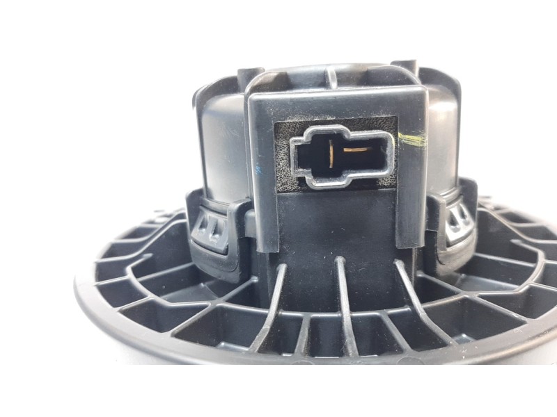 Recambio de ventilador calefaccion para hyundai tucson 1.6 cat referencia OEM IAM 97113D7000  