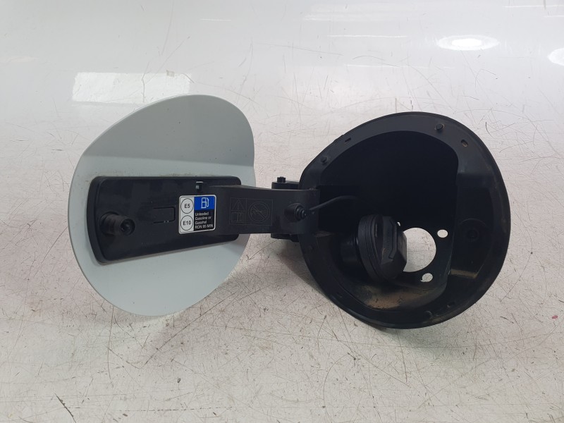 Recambio de tapa exterior combustible para mg zs 1.5 hybrid+ referencia OEM IAM 11413944  