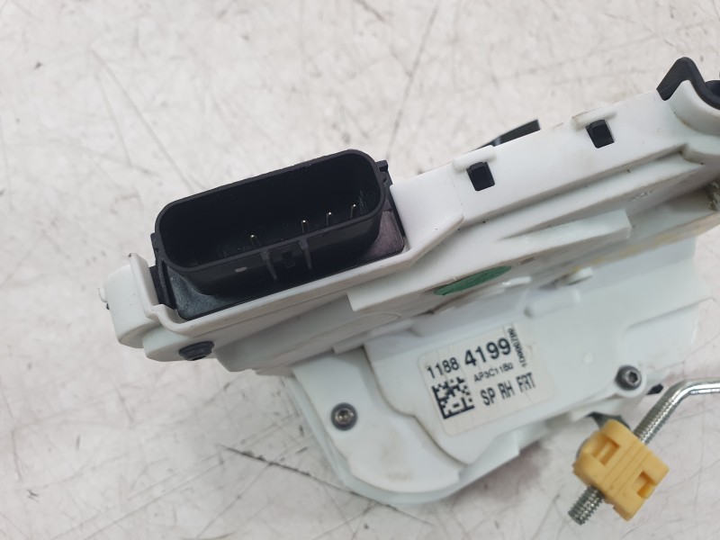 Recambio de cerradura puerta delantera derecha para mg zs 1.5 hybrid+ referencia OEM IAM 11884199  