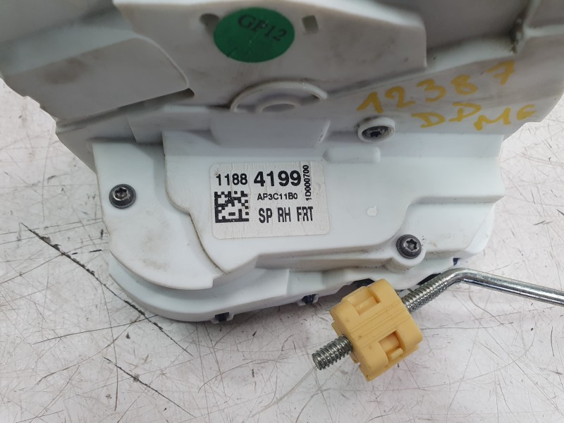 Recambio de cerradura puerta delantera derecha para mg zs 1.5 hybrid+ referencia OEM IAM 11884199  