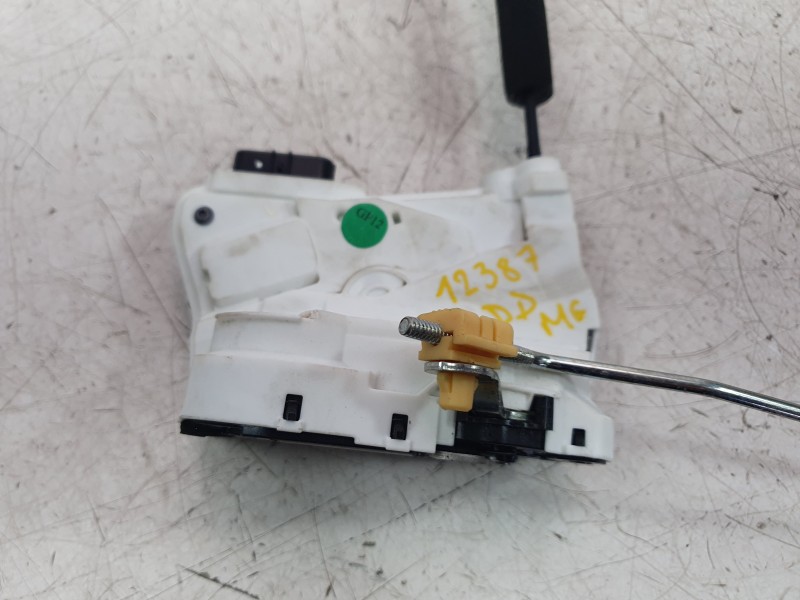 Recambio de cerradura puerta delantera derecha para mg zs 1.5 hybrid+ referencia OEM IAM 11884199  