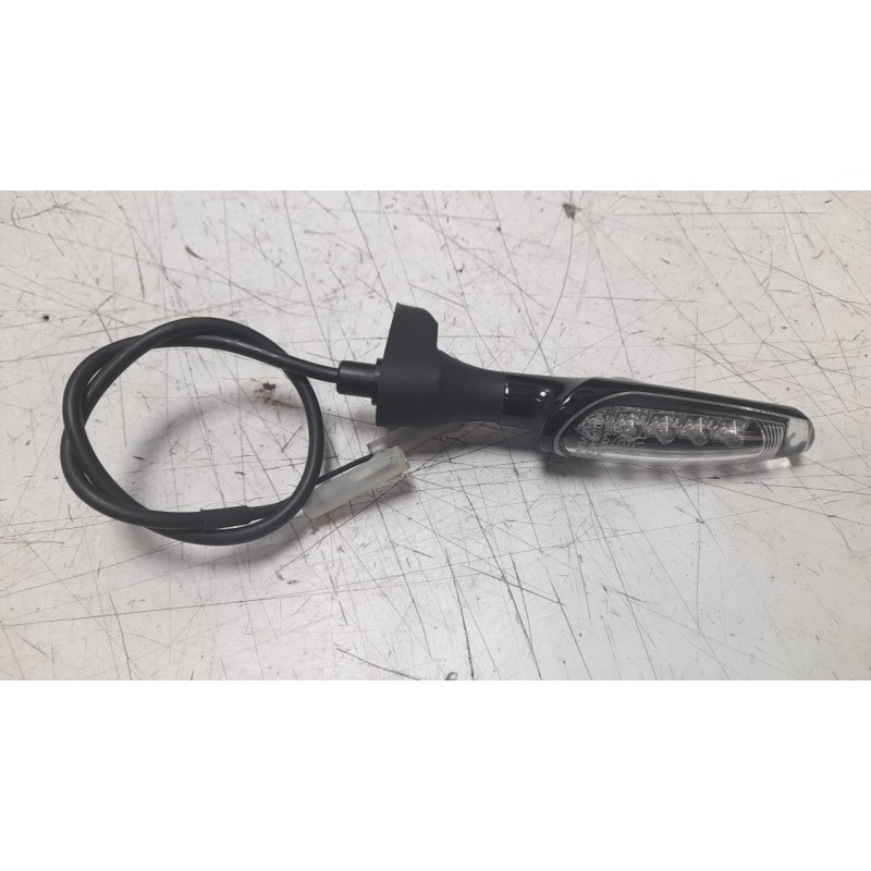 Recambio de piloto trasero izquierdo para triumph street triple 765 rs street triple 765 rs referencia OEM IAM T2707333  