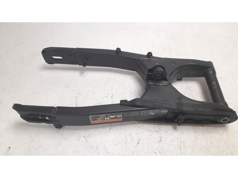 Recambio de basculante para honda cb 500 xa referencia OEM IAM 52200MGZJ00  