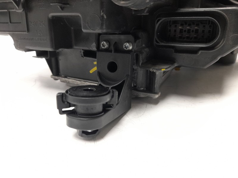 Recambio de faro izquierdo para volkswagen t-roc (a11, d11) 1.0 tsi referencia OEM IAM 2GA941773  2481019