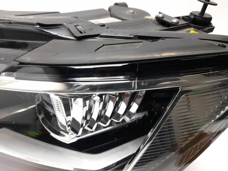 Recambio de faro izquierdo para volkswagen t-roc (a11, d11) 1.0 tsi referencia OEM IAM 2GA941773  2481019