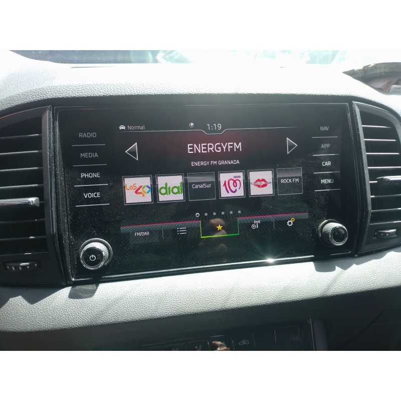 Recambio de pantalla multifuncion para skoda karoq (nu7, nd7) 1.5 tsi referencia OEM IAM   