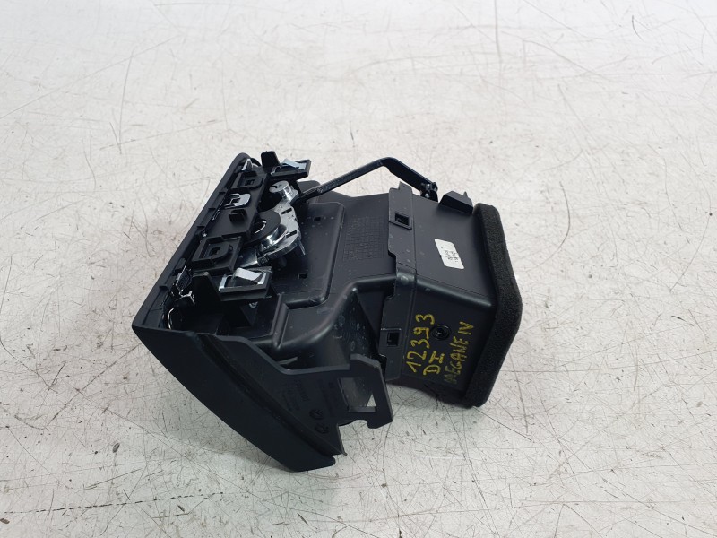 Recambio de aireador izquierdo para renault megane iv hatchback (b9a/m/n_) 1.5 blue dci 115 (b9a6) referencia OEM IAM 687616296R