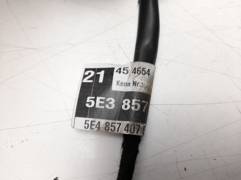 Recambio de retrovisor izquierdo para skoda octavia iv (nx3, nn3, pv3) 2.0 tdi referencia OEM IAM 5E3857537F7C  