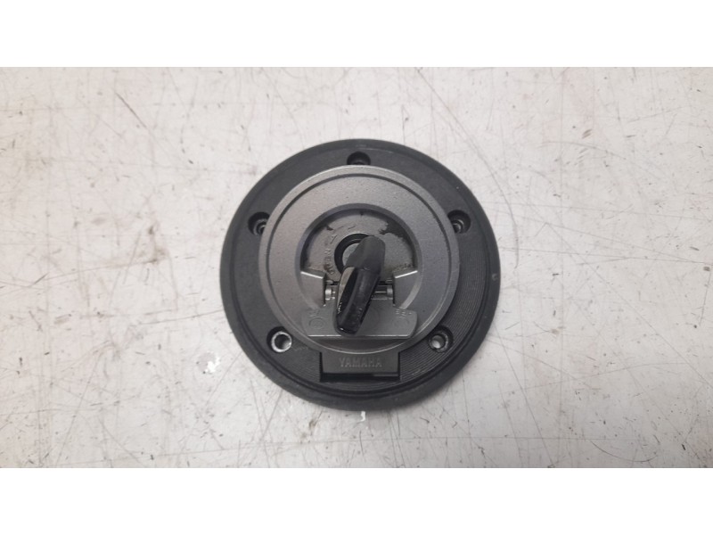 Recambio de tapon combustible para yamaha xsr 700 referencia OEM IAM 1WS246020000  