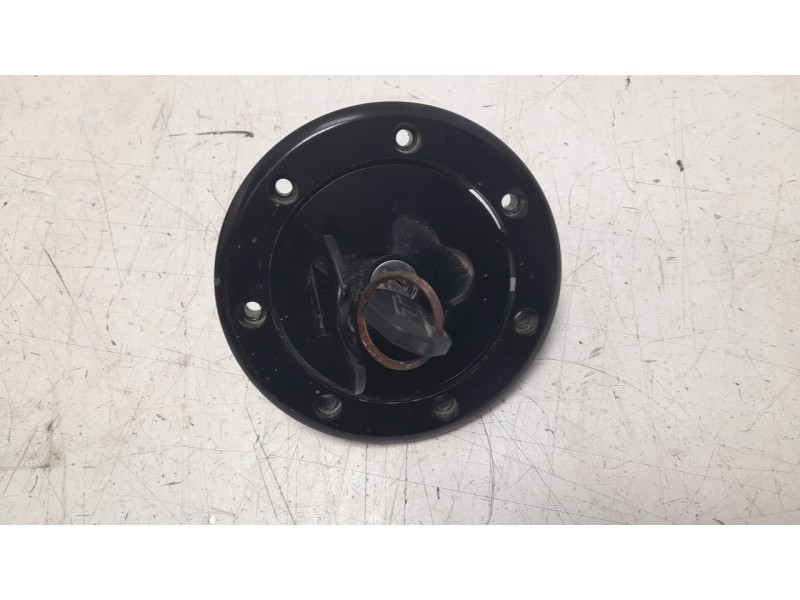 Recambio de tapon combustible para ktm 125 duke referencia OEM IAM 93011066044  