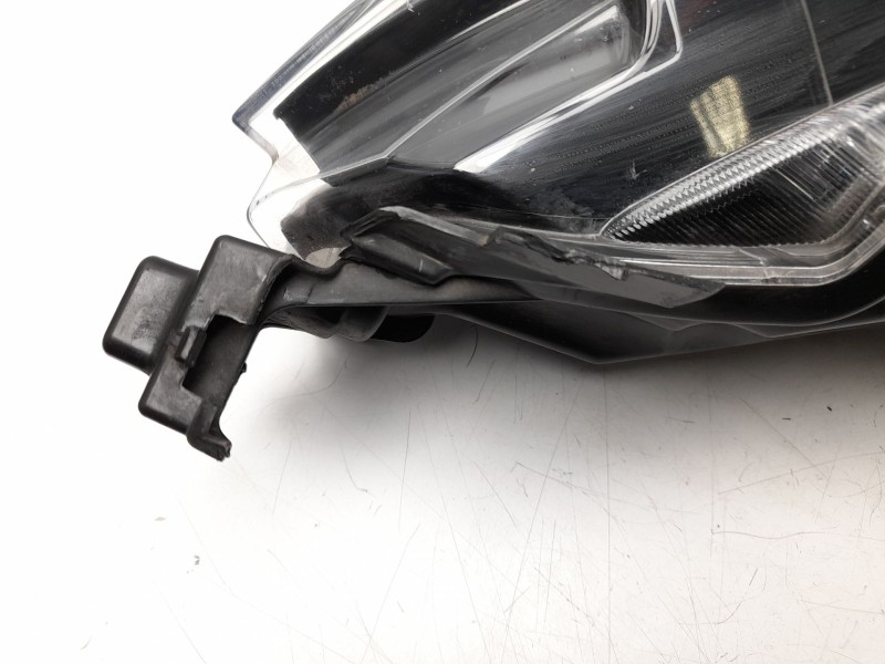 Recambio de faro derecho para mazda 2 hatchback (dl, dj) 1.5 skyactiv-g referencia OEM IAM DB5J510K0A  