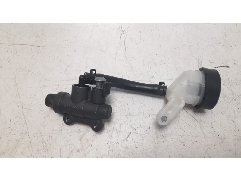 Recambio de bomba freno trasera para bmw r 1250 r 1250 gs adventure referencia OEM IAM 34318522398  