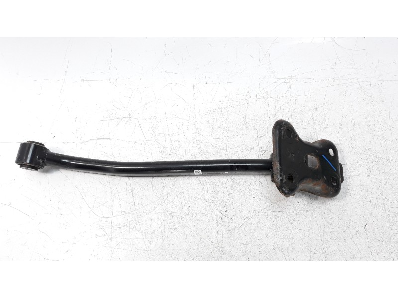 Recambio de brazo suspension inferior trasero izquierdo para jeep compass ii 2.0 m-jet cat referencia OEM IAM P68309202AA  
