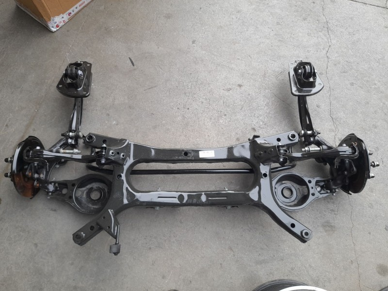 Recambio de puente trasero para toyota corolla fastback (_e21_) 1.8 hybrid (zwe211) referencia OEM IAM 5120602081  