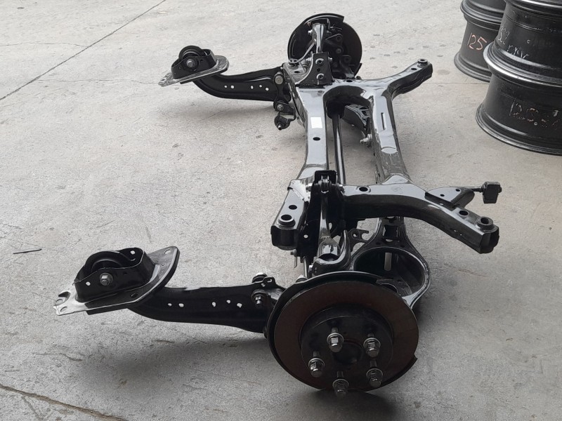 Recambio de puente trasero para toyota corolla fastback (_e21_) 1.8 hybrid (zwe211) referencia OEM IAM 5120602081  