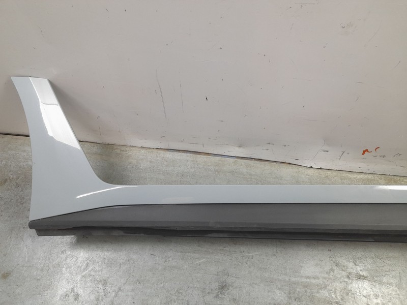 Recambio de estribos laterales para bmw 4 gran coupe (g26) edrive40 referencia OEM IAM 51778737085  