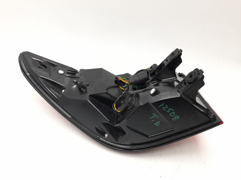 Recambio de piloto trasero derecho para mg zs suv (azs1) 1.5 vti referencia OEM IAM 10571682  