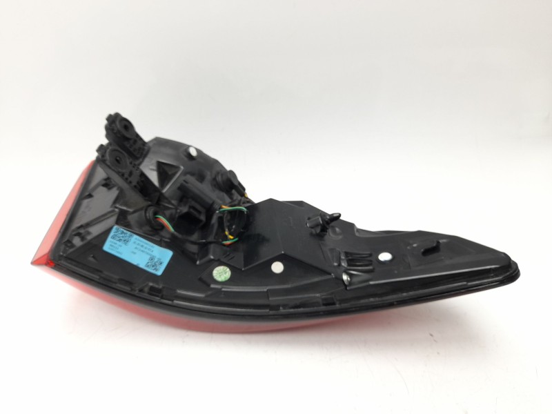 Recambio de piloto trasero derecho para mg zs suv (azs1) 1.5 vti referencia OEM IAM 10571682  