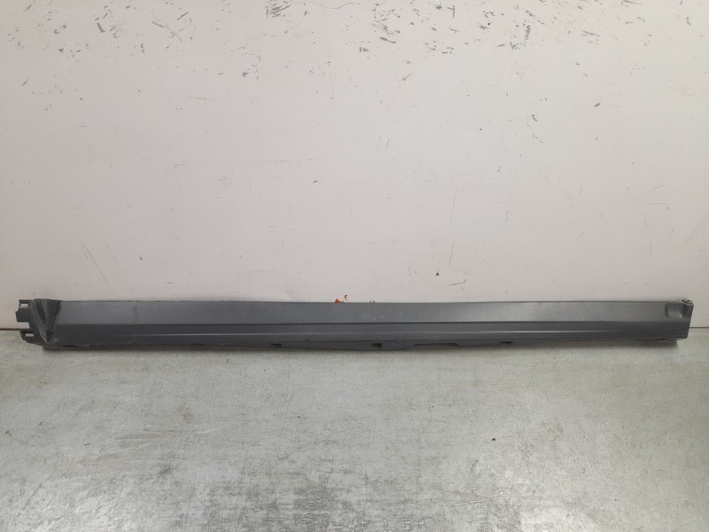 Recambio de estribos laterales para land rover discovery sport (l550) 2.0 d 4x4 referencia OEM IAM   