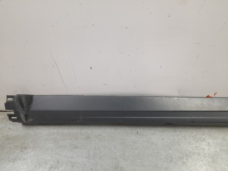 Recambio de estribos laterales para land rover discovery sport (l550) 2.0 d 4x4 referencia OEM IAM   