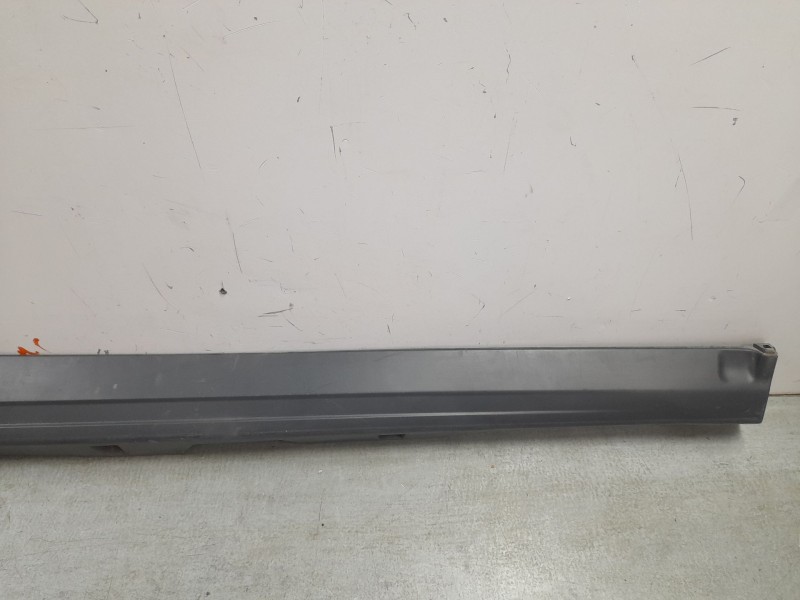 Recambio de estribos laterales para land rover discovery sport (l550) 2.0 d 4x4 referencia OEM IAM   