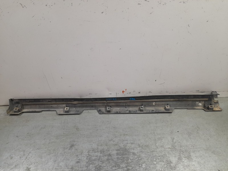 Recambio de estribos laterales para land rover discovery sport (l550) 2.0 d 4x4 referencia OEM IAM   