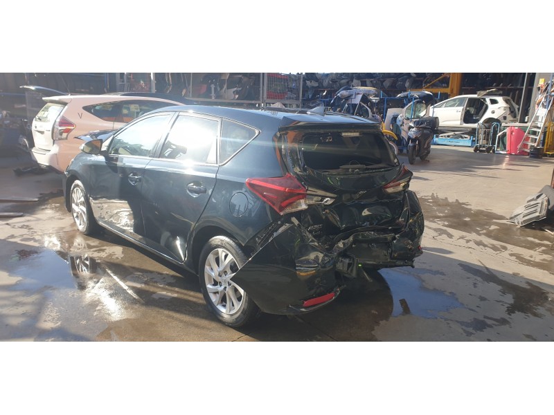 toyota auris del año 2018