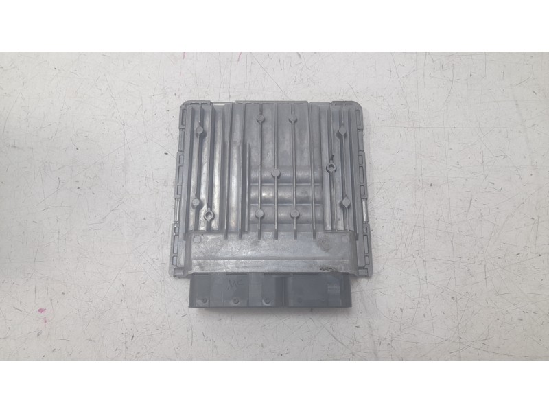 Recambio de centralita motor uce para bmw z4 roadster (e89) sdrive 23 i referencia OEM IAM 12148613000  