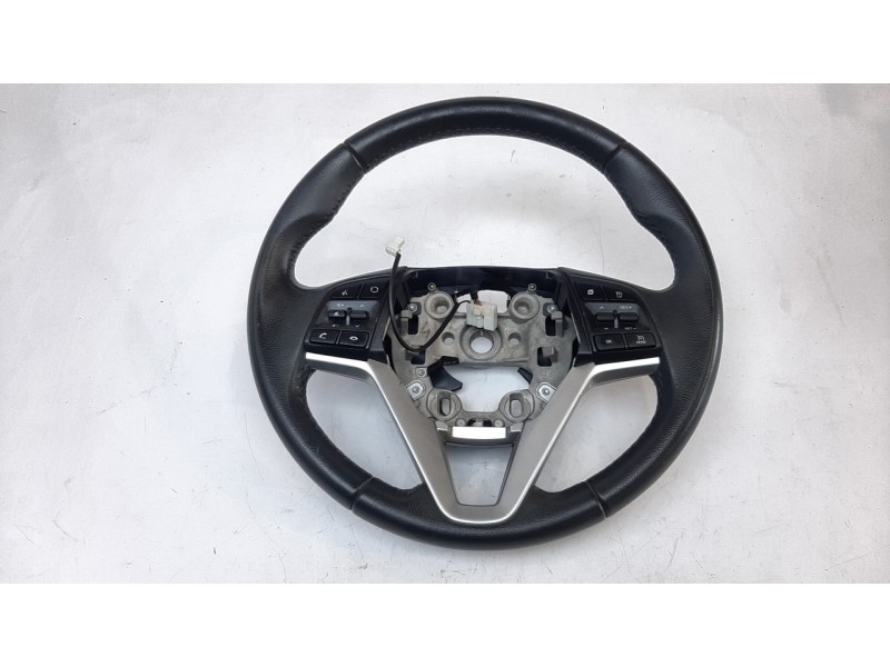 Recambio de volante para hyundai tucson 1.6 cat referencia OEM IAM 56110D7AH0TRY  