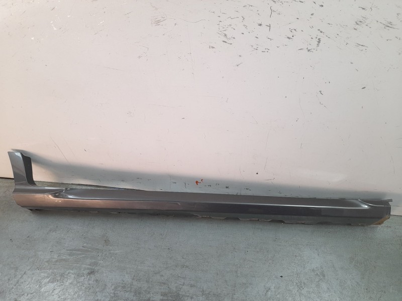 Recambio de estribos laterales para ford ecosport 1.0 ecoboost referencia OEM IAM 2335340  