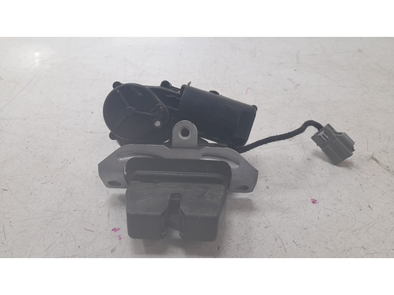 Recambio de cerradura maletero / porton para ford kuga titanium referencia OEM IAM 2199411  