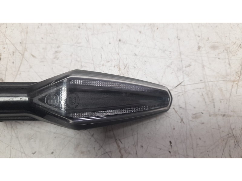 Recambio de piloto delantero derecho para bmw r 1250 r 1250 gs adventure referencia OEM IAM 63138557188  