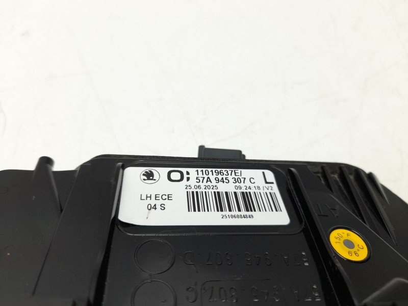 Recambio de piloto trasero izquierdo interior para skoda karoq (nu7, nd7) 1.5 tsi referencia OEM IAM 57A945307C  