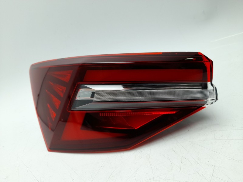 Recambio de piloto trasero izquierdo para skoda karoq (nu7, nd7) 1.5 tsi referencia OEM IAM 57A945207C  