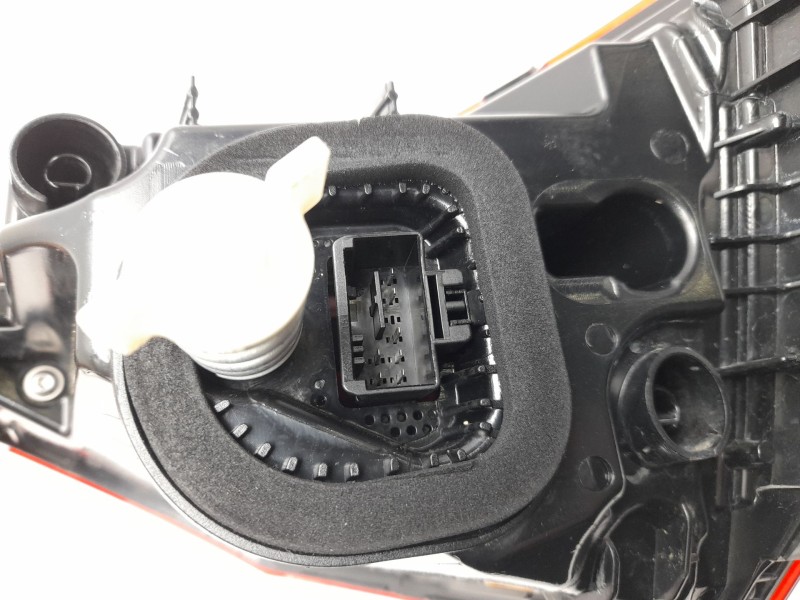 Recambio de piloto trasero izquierdo para skoda karoq (nu7, nd7) 1.5 tsi referencia OEM IAM 57A945207C  