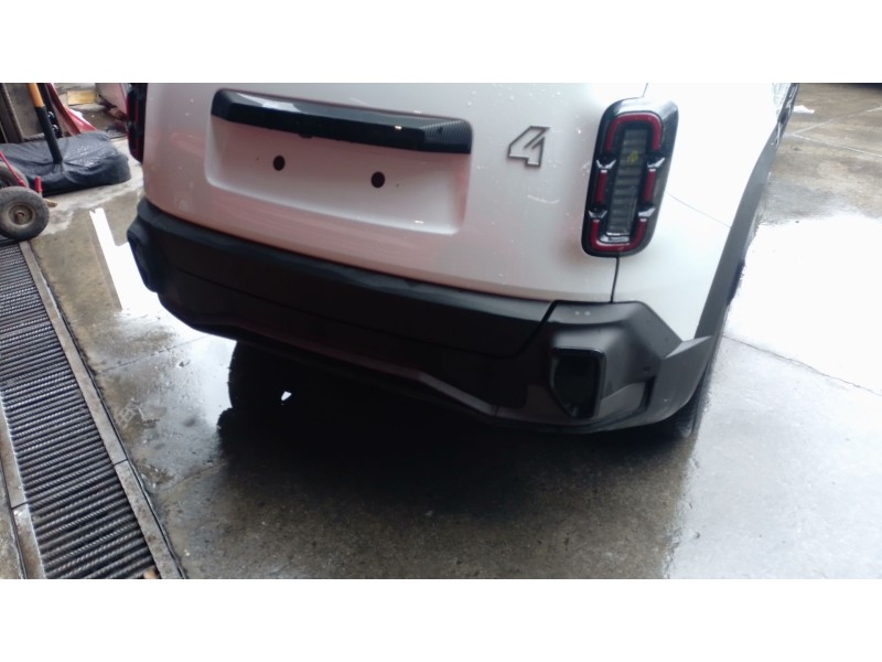 Recambio de paragolpes trasero para renault 4 e-tech 120 referencia OEM IAM   
